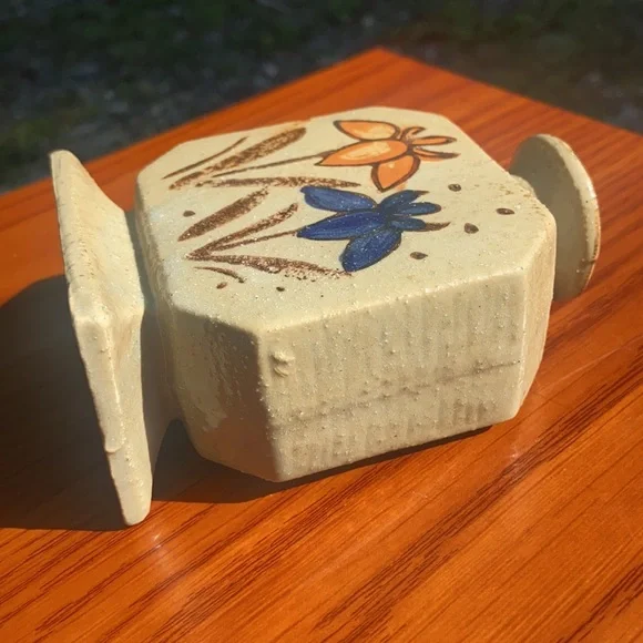 Vintage 💐 MCM Stoneware 70’s Small Floral Bud Vase Kitschy Home Accent Decor - Picture 7 of 16